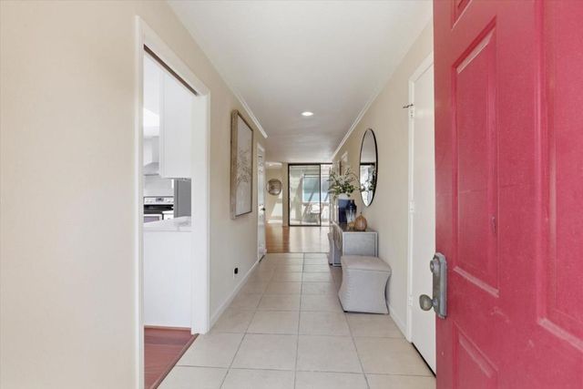 22920 Stonebridge, Cupertino, CA 95014