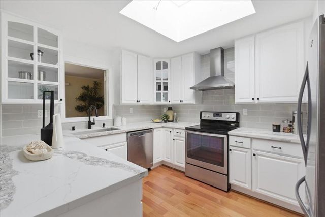 22920 Stonebridge, Cupertino, CA 95014