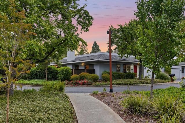 22920 Stonebridge, Cupertino, CA 95014