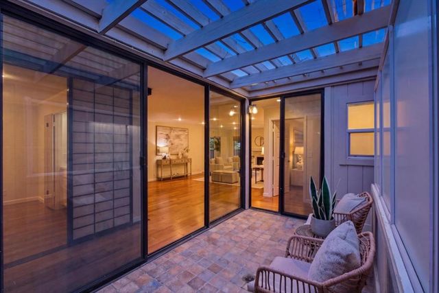 22920 Stonebridge, Cupertino, CA 95014