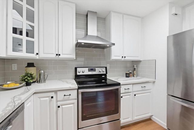22920 Stonebridge, Cupertino, CA 95014