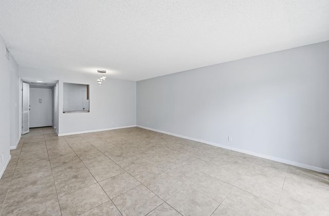 7541 NW 16th Street, Plantation, FL 33313