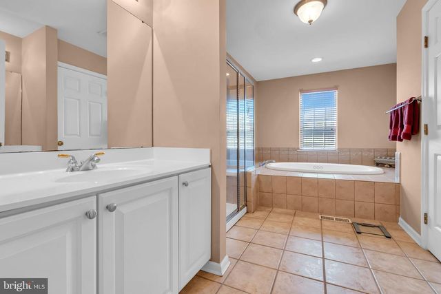 24 HICKORY WAY, Robbinsville, NJ 08691