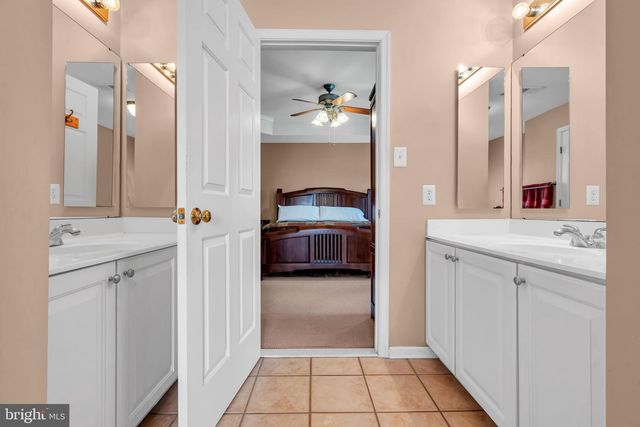 24 HICKORY WAY, Robbinsville, NJ 08691