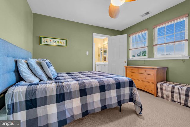 24 HICKORY WAY, Robbinsville, NJ 08691