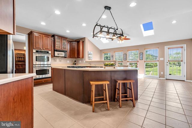 24 HICKORY WAY, Robbinsville, NJ 08691