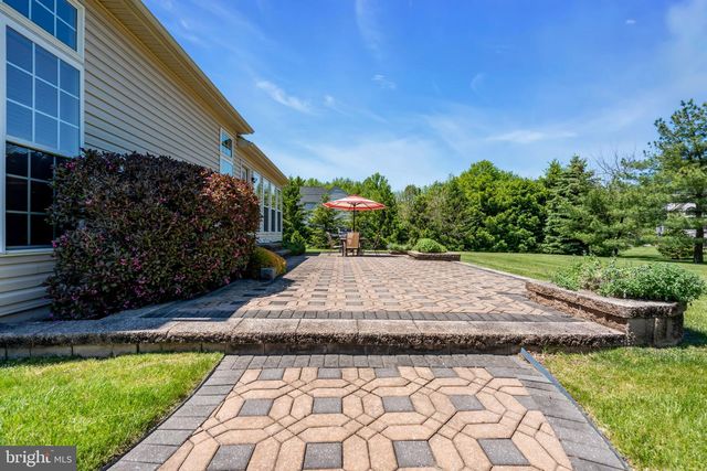 24 HICKORY WAY, Robbinsville, NJ 08691