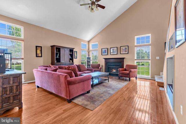 24 HICKORY WAY, Robbinsville, NJ 08691