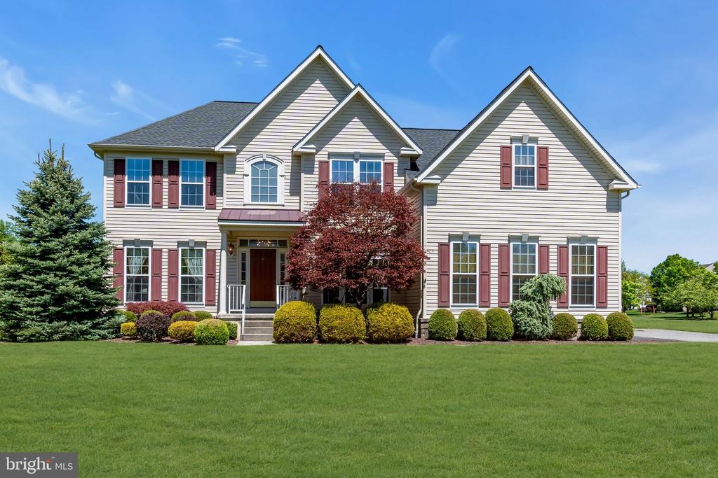 24 HICKORY WAY, Robbinsville, NJ 08691