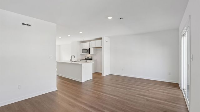 879 Briar Glen Court, Hampshire, IL 60140