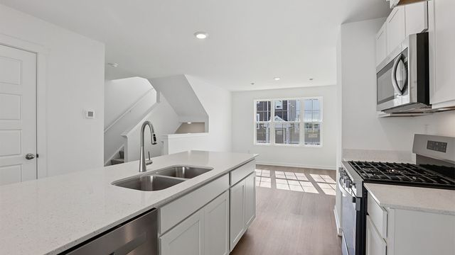 879 Briar Glen Court, Hampshire, IL 60140