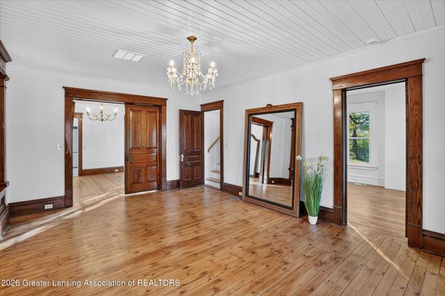 2405 N Grand River Avenue, Lansing, MI 48906