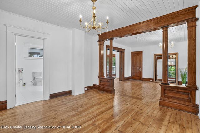 2405 N Grand River Avenue, Lansing, MI 48906