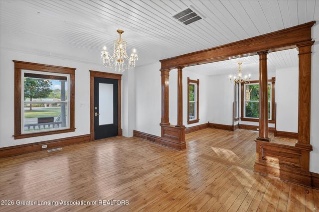 2405 N Grand River Avenue, Lansing, MI 48906