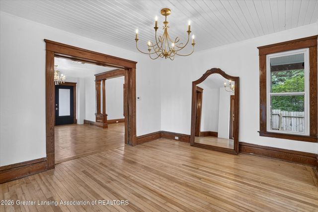 2405 N Grand River Avenue, Lansing, MI 48906