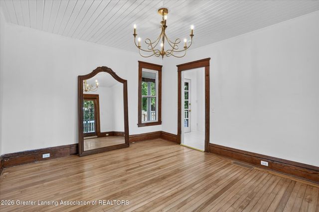 2405 N Grand River Avenue, Lansing, MI 48906