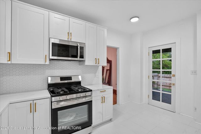 2405 N Grand River Avenue, Lansing, MI 48906