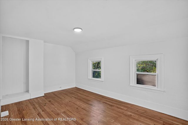 2405 N Grand River Avenue, Lansing, MI 48906