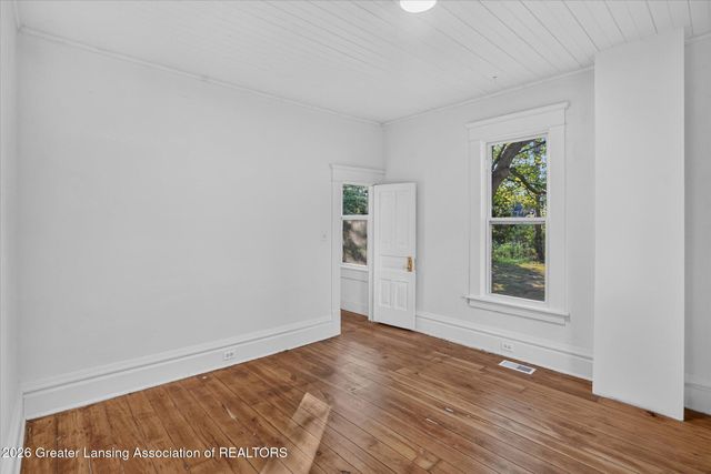 2405 N Grand River Avenue, Lansing, MI 48906