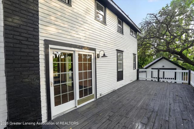 2405 N Grand River Avenue, Lansing, MI 48906