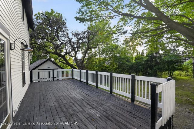 2405 N Grand River Avenue, Lansing, MI 48906