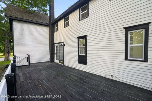 2405 N Grand River Avenue, Lansing, MI 48906