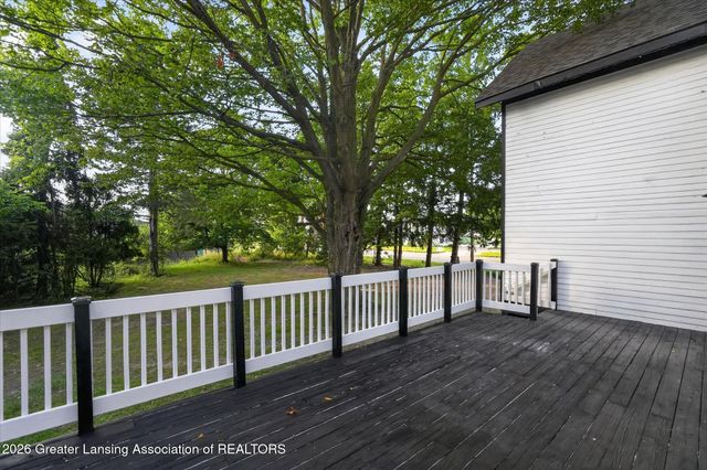 2405 N Grand River Avenue, Lansing, MI 48906