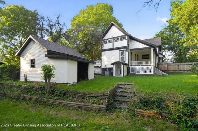2405 N Grand River Avenue, Lansing, MI 48906