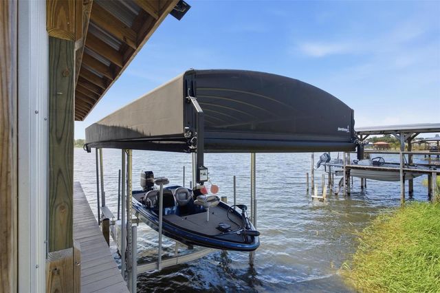 3716 BAYSHORE CIRCLE, Tavares, FL 32778