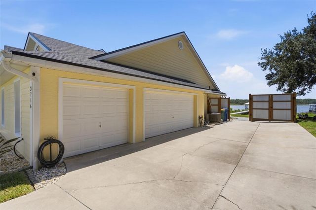 3716 BAYSHORE CIRCLE, Tavares, FL 32778