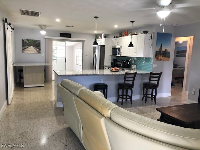 27111 Sun Aqua LN, Bonita Springs, FL 34135