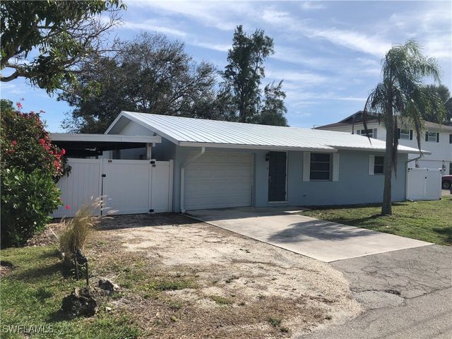 27111 Sun Aqua LN, Bonita Springs, FL 34135