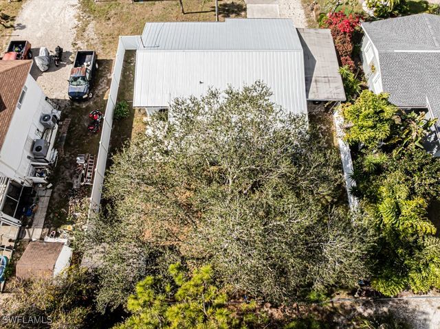 27111 Sun Aqua LN, Bonita Springs, FL 34135