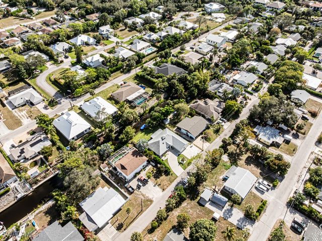 27111 Sun Aqua LN, Bonita Springs, FL 34135