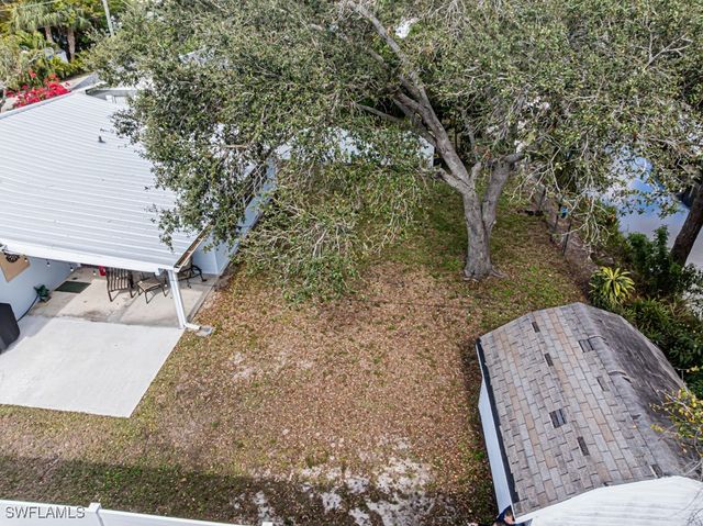 27111 Sun Aqua LN, Bonita Springs, FL 34135