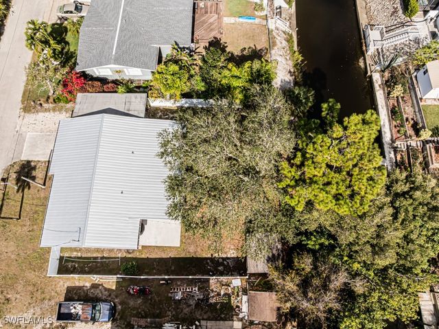 27111 Sun Aqua LN, Bonita Springs, FL 34135