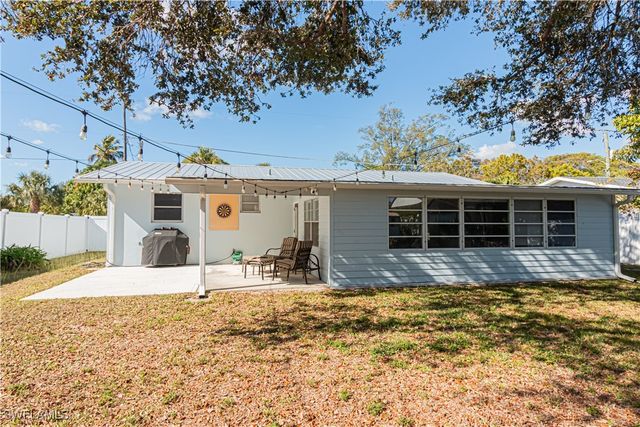 27111 Sun Aqua LN, Bonita Springs, FL 34135