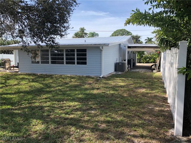 27111 Sun Aqua LN, Bonita Springs, FL 34135