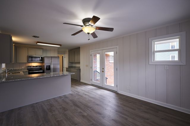 520 College St, Murfreesboro, TN 37130