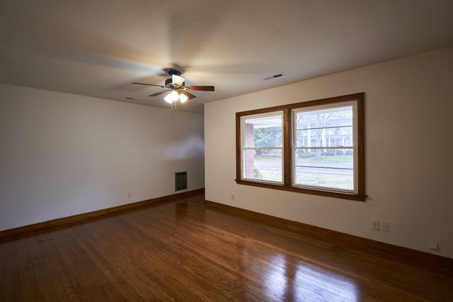 520 College St, Murfreesboro, TN 37130