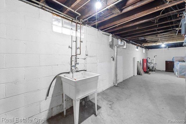 618 Walnut Street, Wyandotte, MI 48192