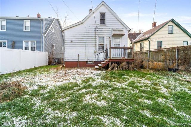 618 Walnut Street, Wyandotte, MI 48192