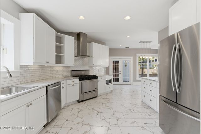 2720 FIELDSTON Lane, Jacksonville, FL 32207