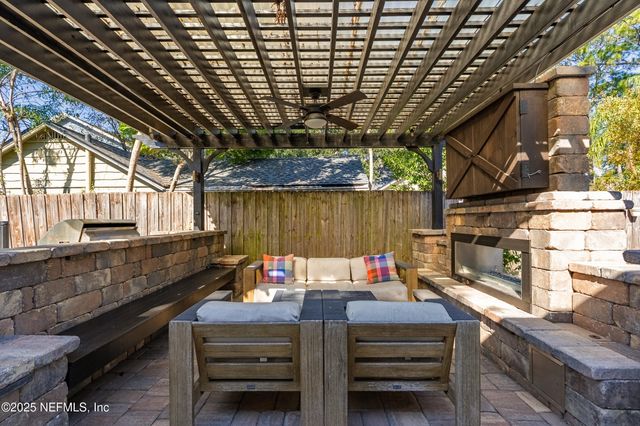 2720 FIELDSTON Lane, Jacksonville, FL 32207