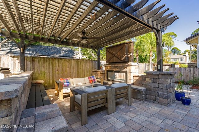 2720 FIELDSTON Lane, Jacksonville, FL 32207