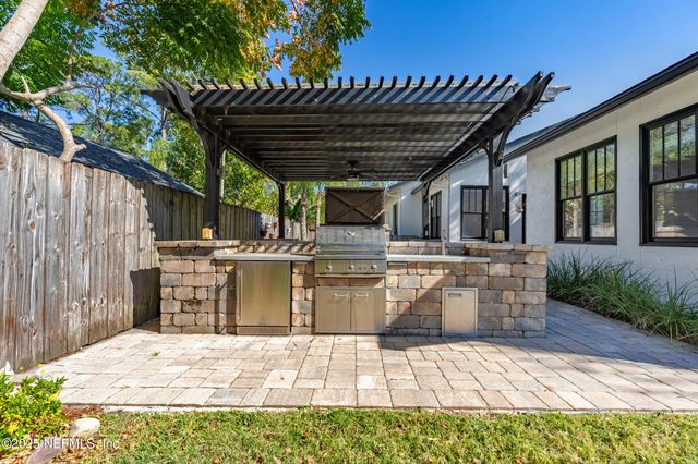 2720 FIELDSTON Lane, Jacksonville, FL 32207