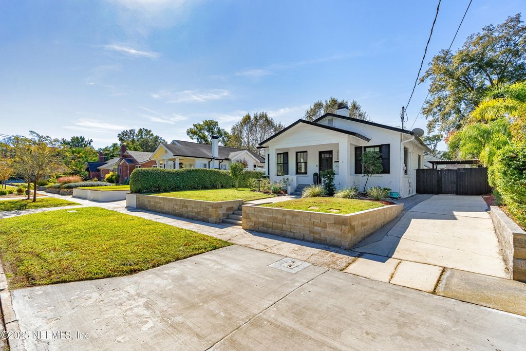 2720 FIELDSTON Lane, Jacksonville, FL 32207