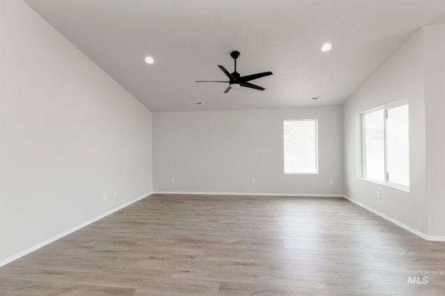 363 N Tideberry Ave, Kuna, ID 83634