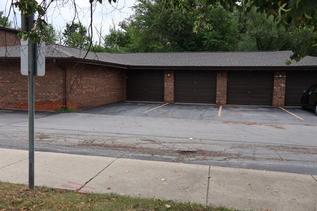 15103 Quail Hollow Drive 604, Orland Park, IL 60462