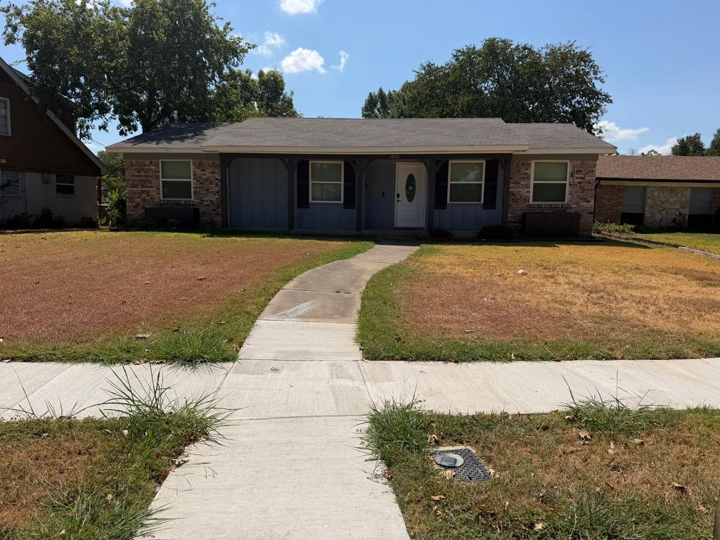 3932 Sun Valley Court, Irving, TX 75062